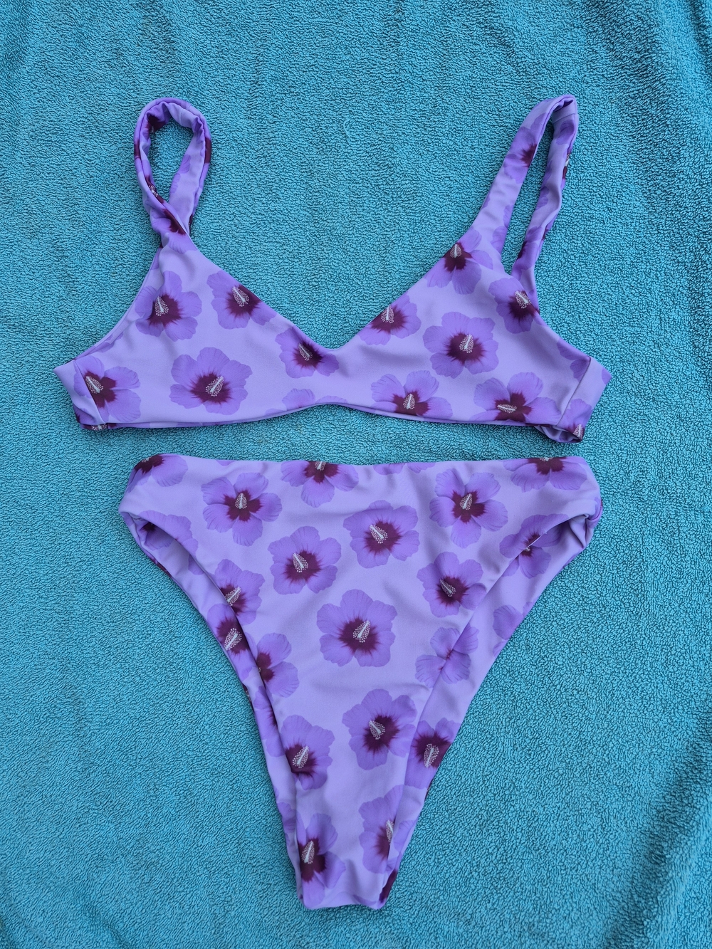 Lokahi Bikino set Size small EUC
